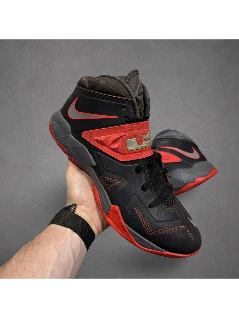 Nike LeBron Zoom Soldier VII Bright Crimson Black Red Basketball Shoes Size 10.5
